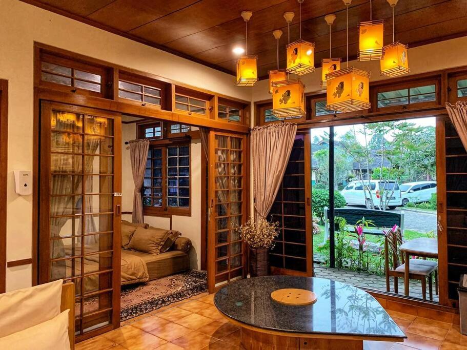 Designer Villa Tokyo Cianjur Esterno foto