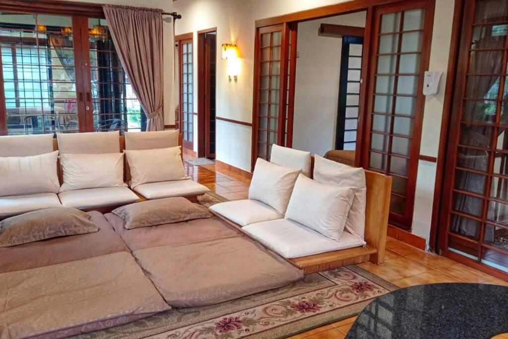 Designer Villa Tokyo Cianjur Esterno foto