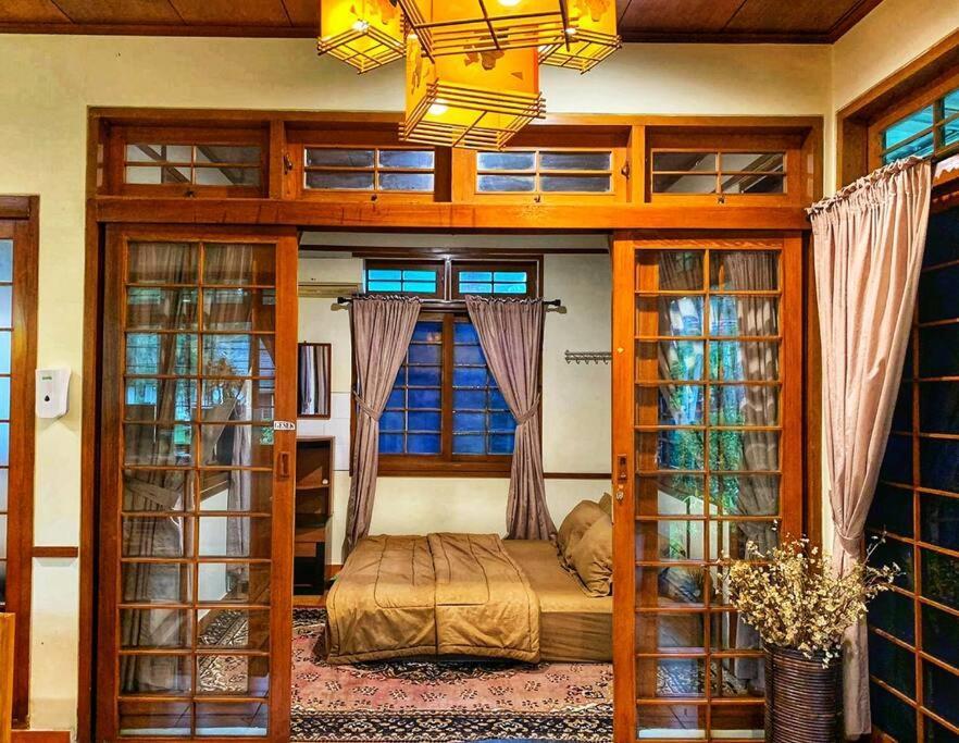 Designer Villa Tokyo Cianjur Esterno foto