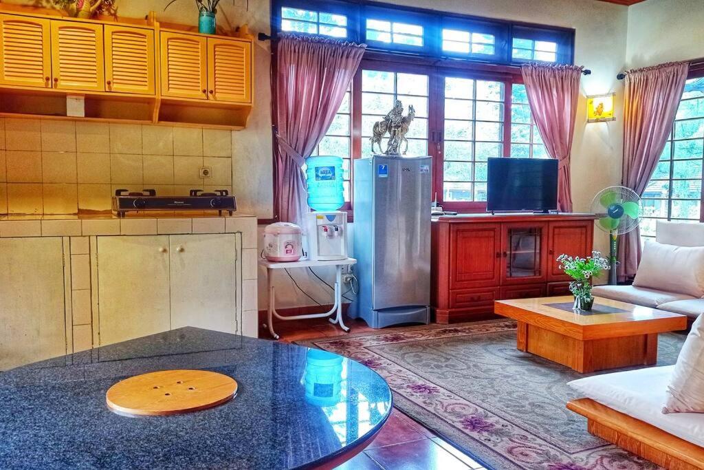 Designer Villa Tokyo Cianjur Esterno foto