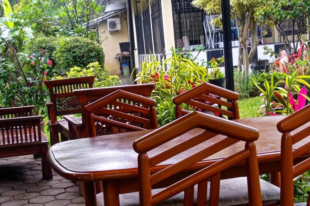 Designer Villa Tokyo Cianjur Esterno foto