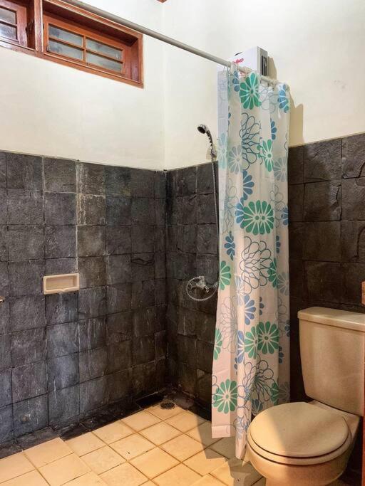 Designer Villa Tokyo Cianjur Esterno foto